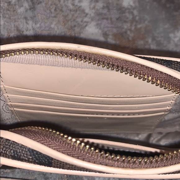 Brown and Gold MK Jet Set Crossbody Purse. - Picture 6 of 7